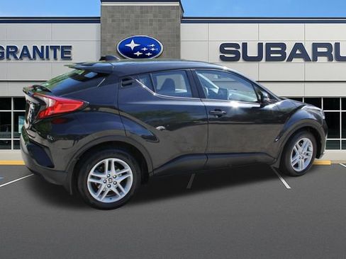 Used 2020 Toyota C-HR LE FWD image 11