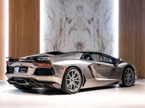 Used 2014 Lamborghini Aventador LP 700-4 image 5