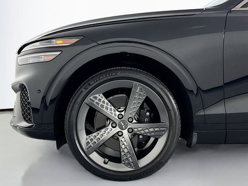 Used 2023 Genesis GV70 2.5T w/ Sport Prestige Package AWD/4WD image 9