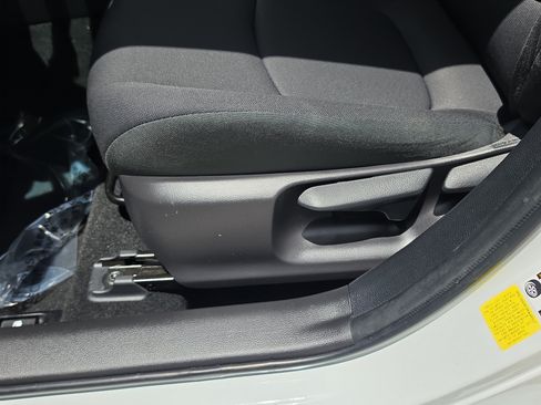 Used 2022 Toyota Corolla LE FWD image 20