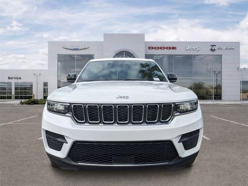 Certified 2025 Jeep Grand Cherokee Laredo X RWD image 6
