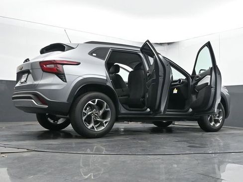 New 2026 Chevrolet Trax LT w/ Driver Confidence Package FWD image 71