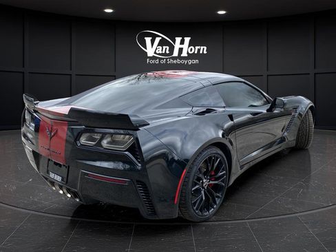 Used 2015 Chevrolet Corvette Z06 w/ 3LZ Preferred Equipment Group RWD image 7