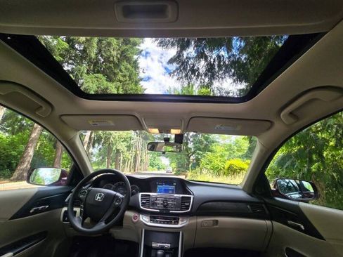 Used 2015 Honda Accord EX image 16