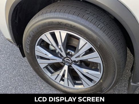 Certified 2022 Nissan Rogue SV w/ SV Premium Package image 11