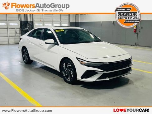 Used 2025 Hyundai Elantra SEL FWD image 1