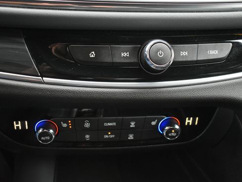 Used 2022 Buick Enclave Essence w/ Experience Buick Package image 31