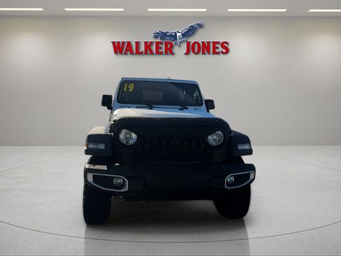 Used 2019 Jeep Wrangler Unlimited Sport image 2
