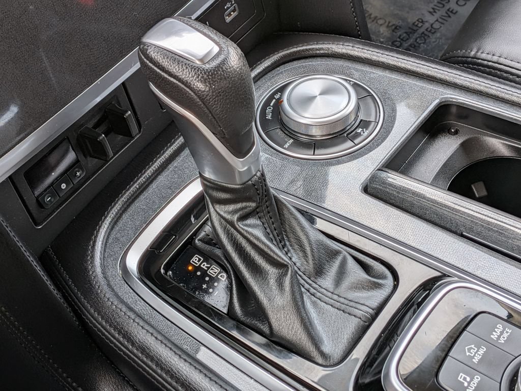 Used 2024 Nissan Armada SV AWD/4WD image 31