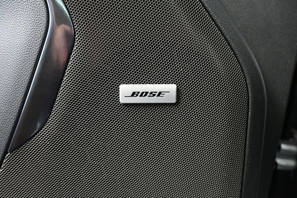 Used 2025 GMC Yukon AT4 AWD/4WD image 17