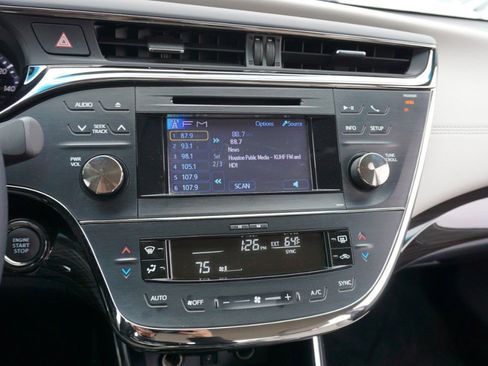 Used 2013 Toyota Avalon XLE image 16