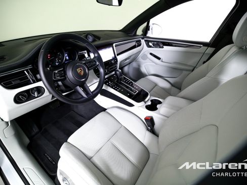 Used 2024 Porsche Macan w/ Premium Plus Package AWD/4WD image 12