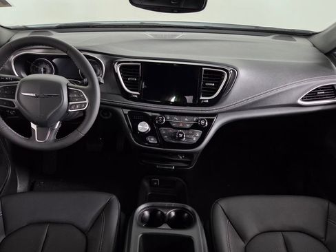 New 2026 Chrysler Pacifica Select image 41