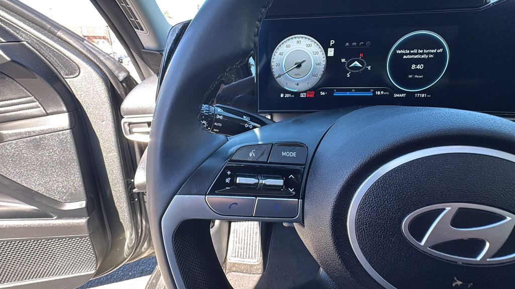 Used 2024 Hyundai Elantra SEL w/ Convenience Package FWD image 17