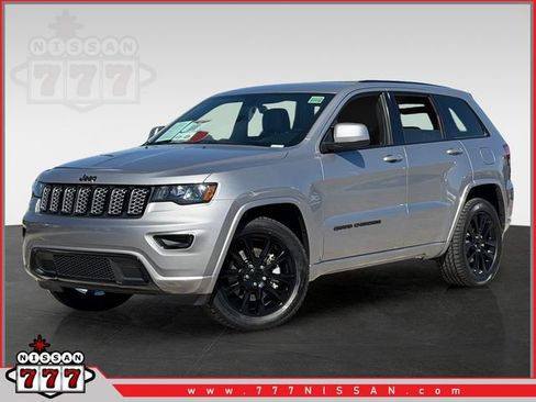 Used 2021 Jeep Grand Cherokee Laredo X image 1