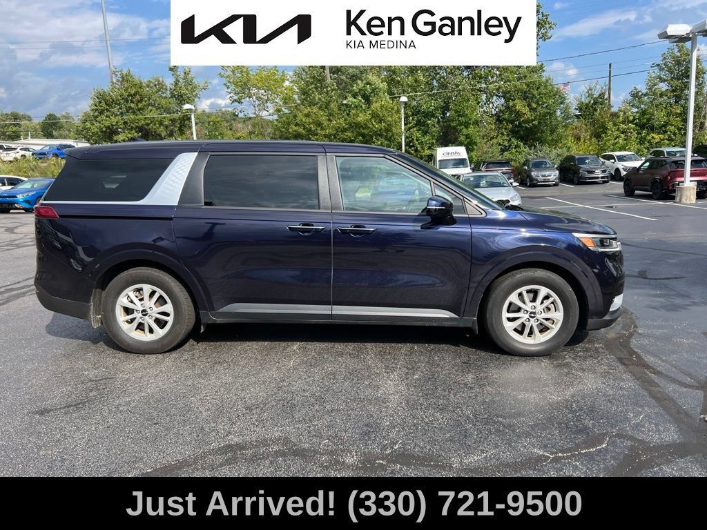 Certified 2024 Kia Carnival LX FWD image 4