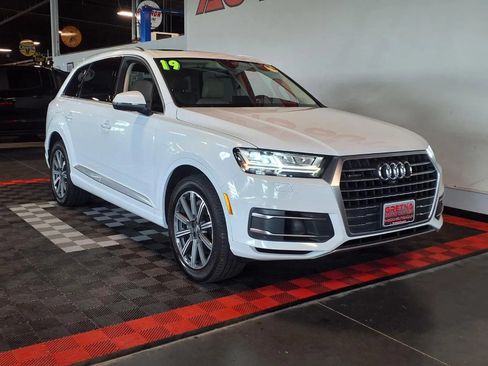 Used 2019 Audi Q7 3.0T Premium Plus w/ Premium Plus Package AWD/4WD image 2