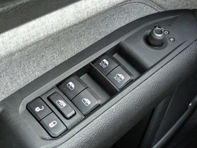 Certified 2023 Jeep Compass Latitude w/ Sun and Sound Group AWD/4WD image 25