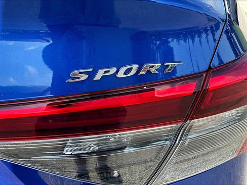 Used 2022 Honda Civic Sport image 6