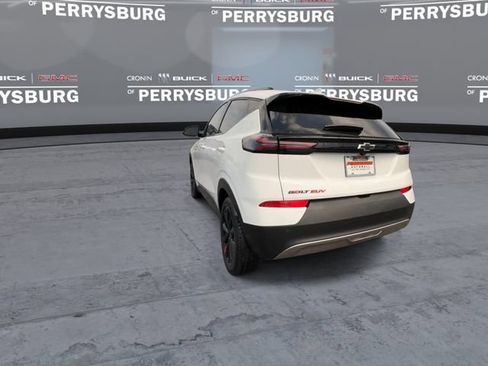 Used 2023 Chevrolet Bolt EUV LT w/ Convenience Package FWD image 6