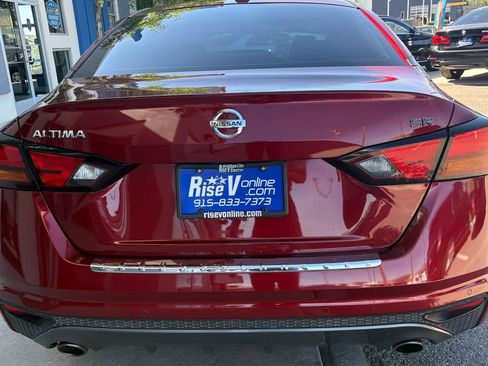 Used 2021 Nissan Altima 2.5 SR w/ SR Premium Package FWD image 5