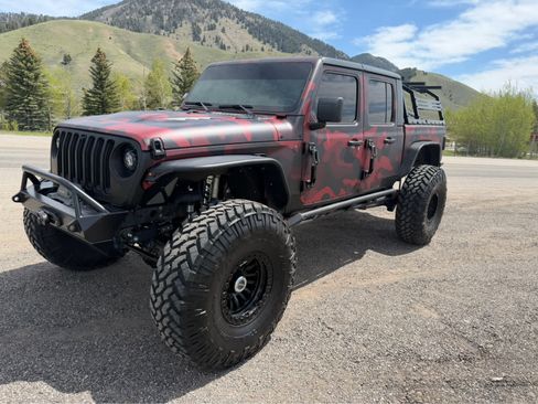 Used 2022 Jeep Gladiator Rubicon w/ Trailer Tow Package AWD/4WD image 17
