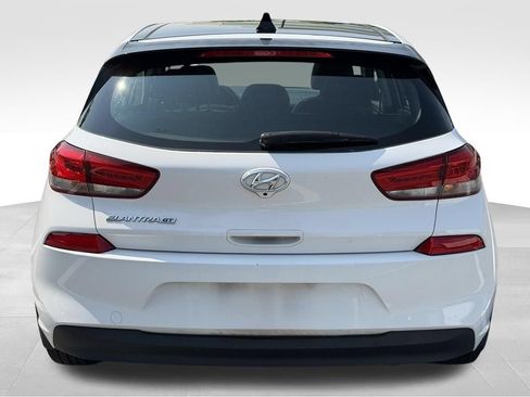 Used 2018 Hyundai Elantra GT w/ Tech Package 03 FWD image 6