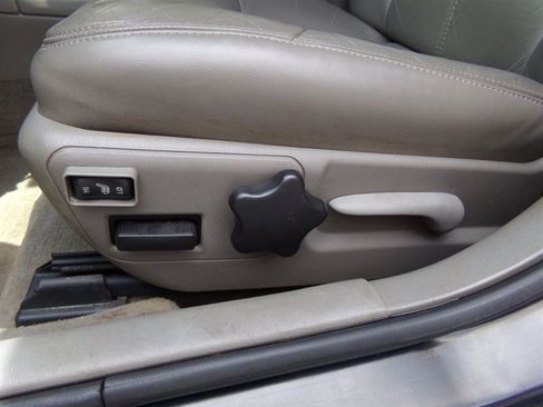 Used 2004 Chevrolet Impala SS w/ Preferred Equipment Group FWD image 45