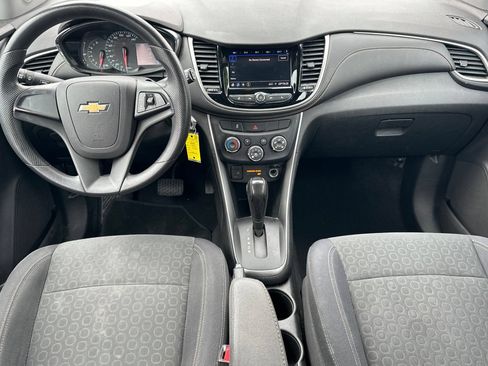 Used 2020 Chevrolet Trax LS FWD image 12