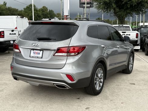 Used 2017 Hyundai Santa Fe Limited FWD image 5