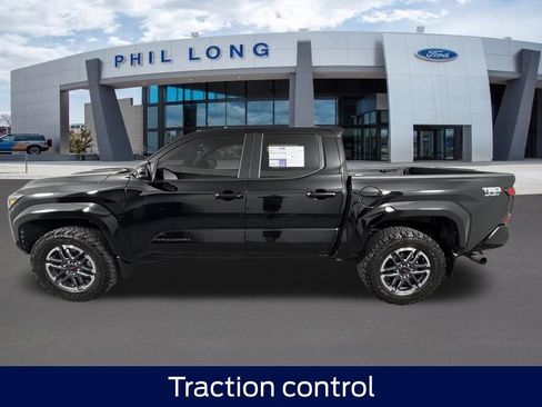 Used 2024 Toyota Tacoma TRD Sport AWD/4WD image 4