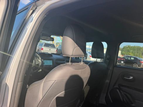 Used 2020 Jeep Renegade Altitude AWD/4WD image 49