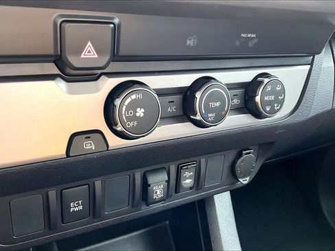 Used 2019 Toyota Tacoma SR5 RWD image 31