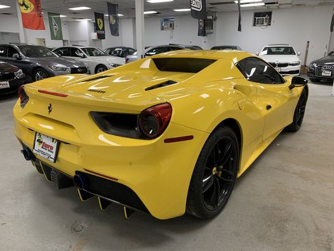 Used 2017 Ferrari 488 Spider image 6
