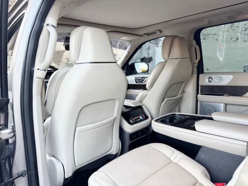 Used 2018 Lincoln Navigator Reserve w/ Technology Package image 21