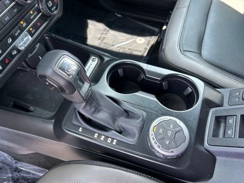 Used 2025 Ford Bronco Outer Banks AWD/4WD image 27