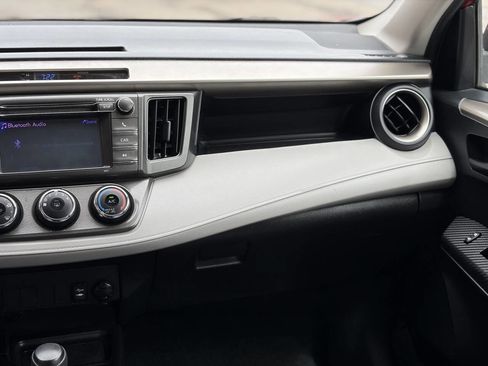 Used 2013 Toyota RAV4 LE AWD/4WD image 23