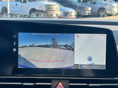 Certified 2025 Hyundai Elantra SEL image 32