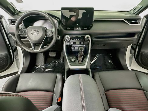 Used 2024 Toyota RAV4 XSE w/ Weather Package AWD/4WD image 18