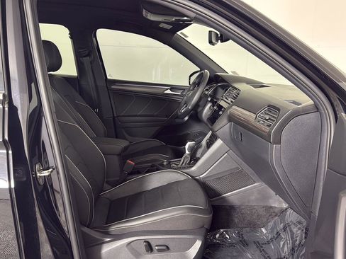 Certified 2023 Volkswagen Tiguan SEL R-Line AWD/4WD image 14
