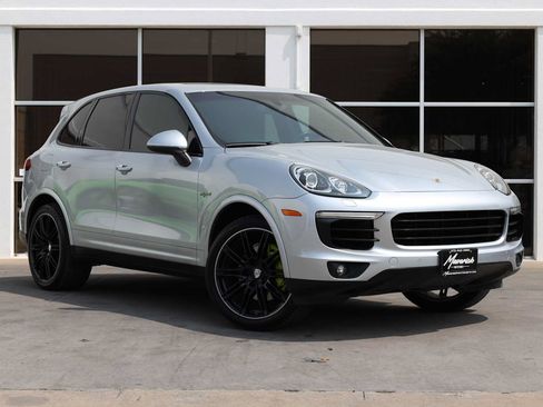 Used 2017 Porsche Cayenne S AWD/4WD image 7
