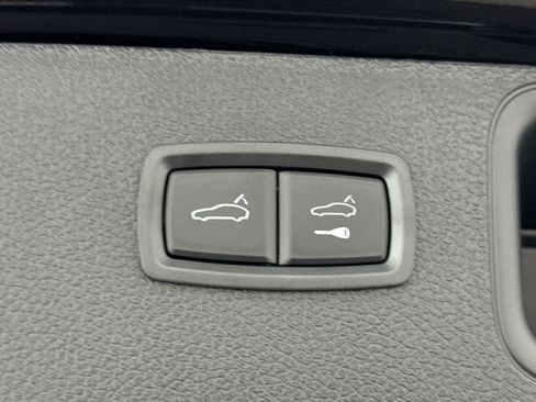 Used 2025 Porsche Macan Turbo image 35