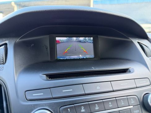 Used 2015 Ford Focus SE FWD image 17