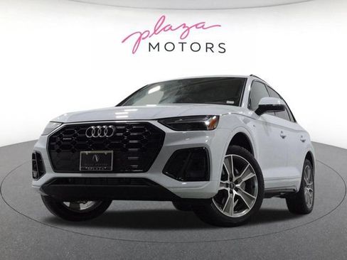 Certified 2025 Audi Q5 2.0T Premium w/ Convenience Plus Package AWD/4WD image 1