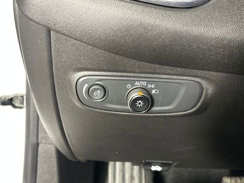 Used 2022 Chevrolet Equinox LT image 19