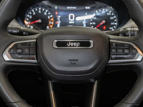 Used 2025 Jeep Compass Limited AWD/4WD image 14