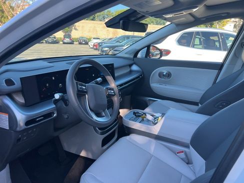 Used 2026 Hyundai Ioniq 9 Limited image 9