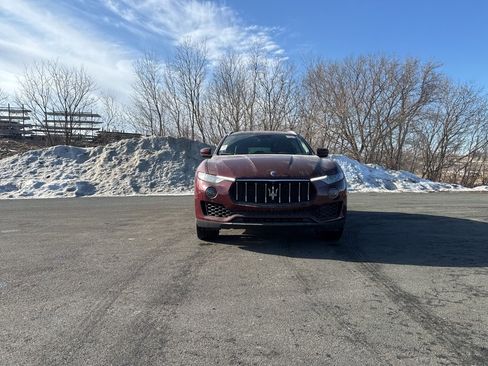 Used 2017 Maserati Levante S image 2