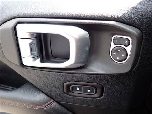 Used 2019 Jeep Wrangler Unlimited Rubicon AWD/4WD image 12