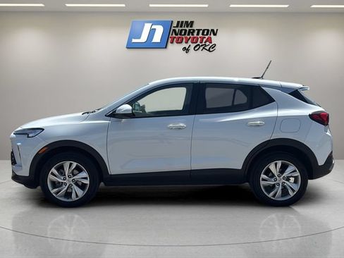Used 2025 Buick Encore GX Preferred AWD/4WD image 8